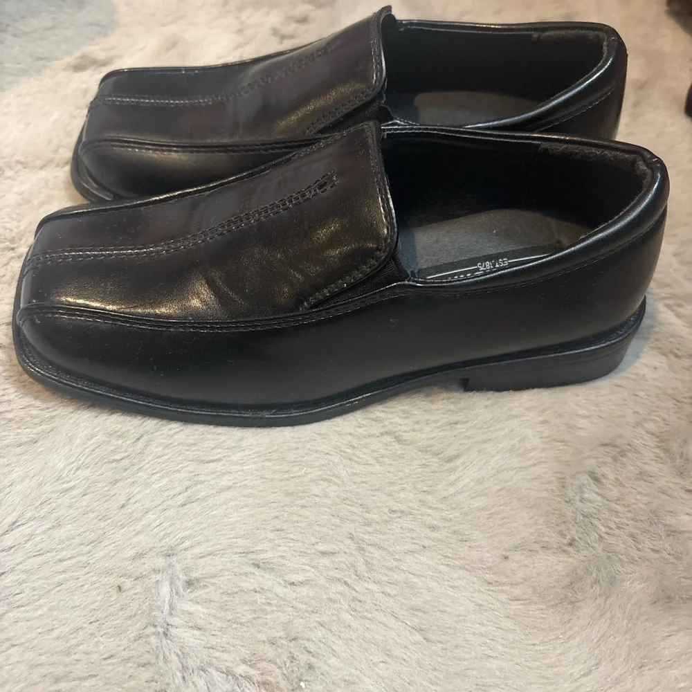 Stacy Adams Classic Black Leather Loafers